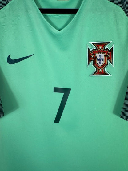 Détail de l'écusson du Portugal et du logo Nike