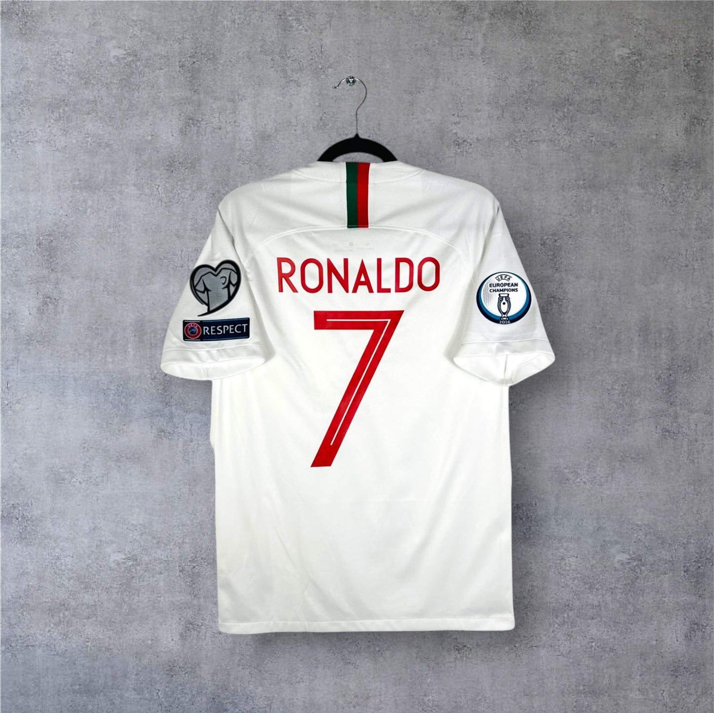 Flocage Ronaldo numéro 7 sur maillot Portugal 2018-2019