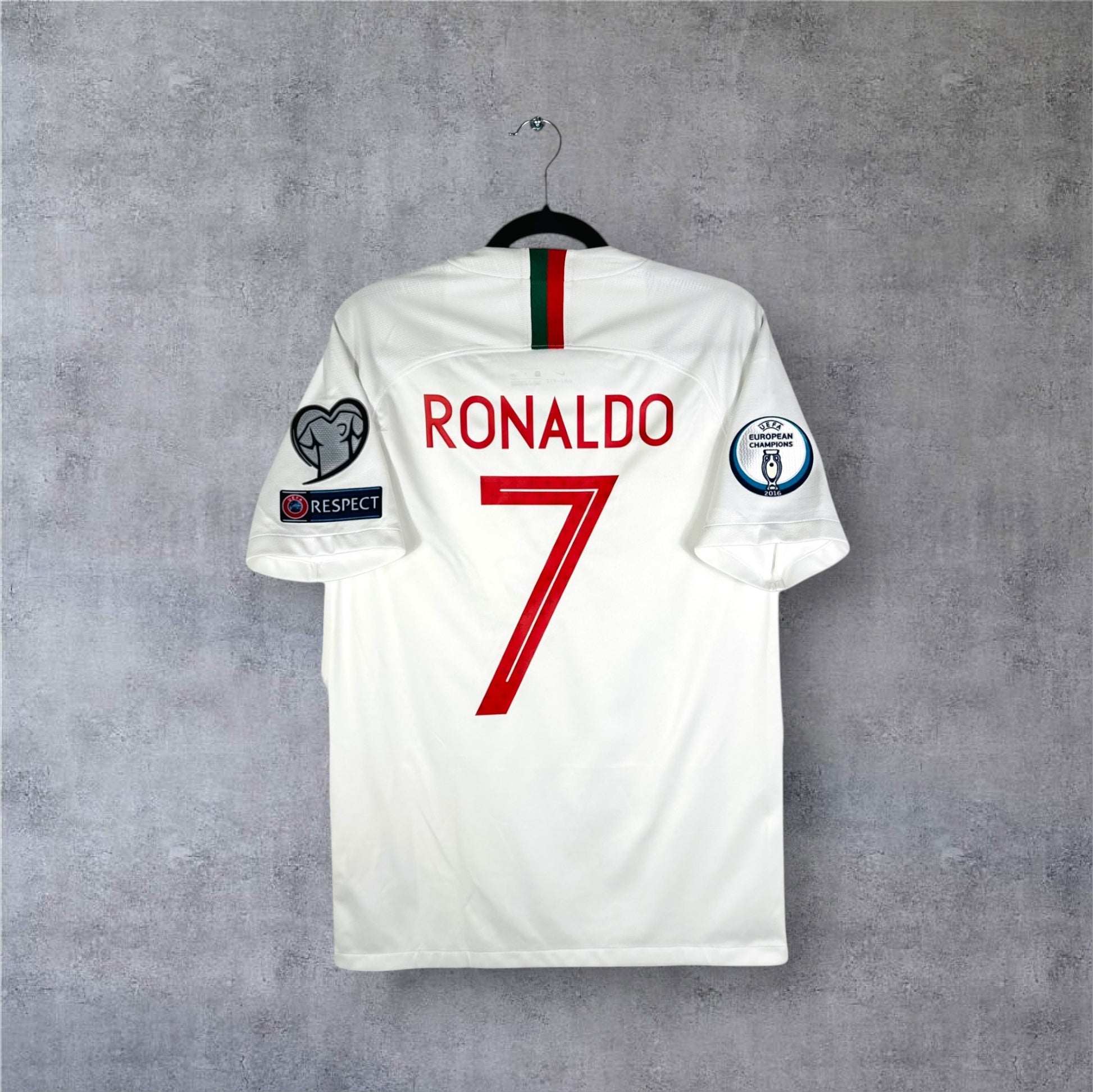 Flocage Ronaldo numéro 7 sur maillot Portugal 2018-2019