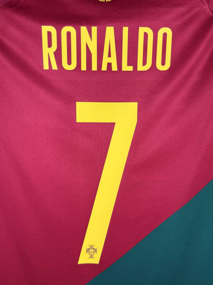 Détail flocage Ronaldo 7, maillot Portugal domicile 2022