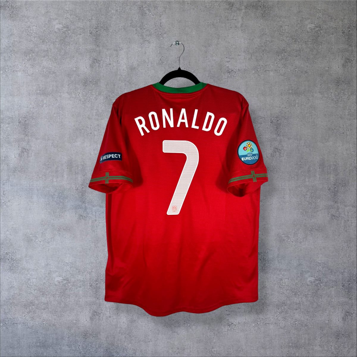Dos du maillot Portugal Euro 2012 domicile rouge avec flocage RONALDO N°7 et patch UEFA EURO 2012