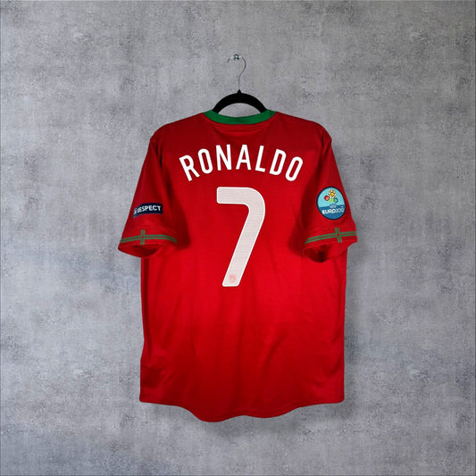 Dos du maillot Portugal Euro 2012 domicile rouge avec flocage RONALDO N°7 et patch UEFA EURO 2012