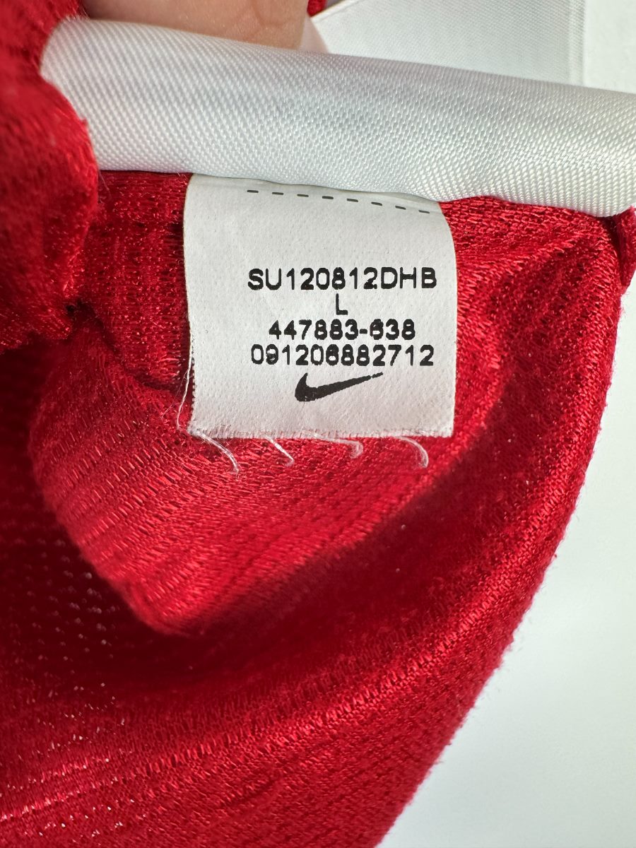 Étiquette Nike d'origine taille L et code d'authenticité 447883-638 du maillot Portugal Euro 2012