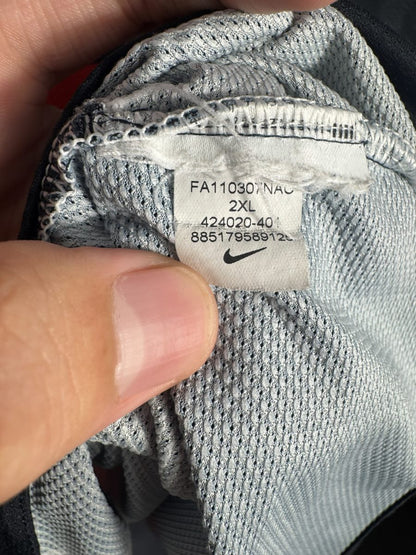 Étiquette Nike code 424020-401 taille 2XL, maillot PSG domicile 2011-2012