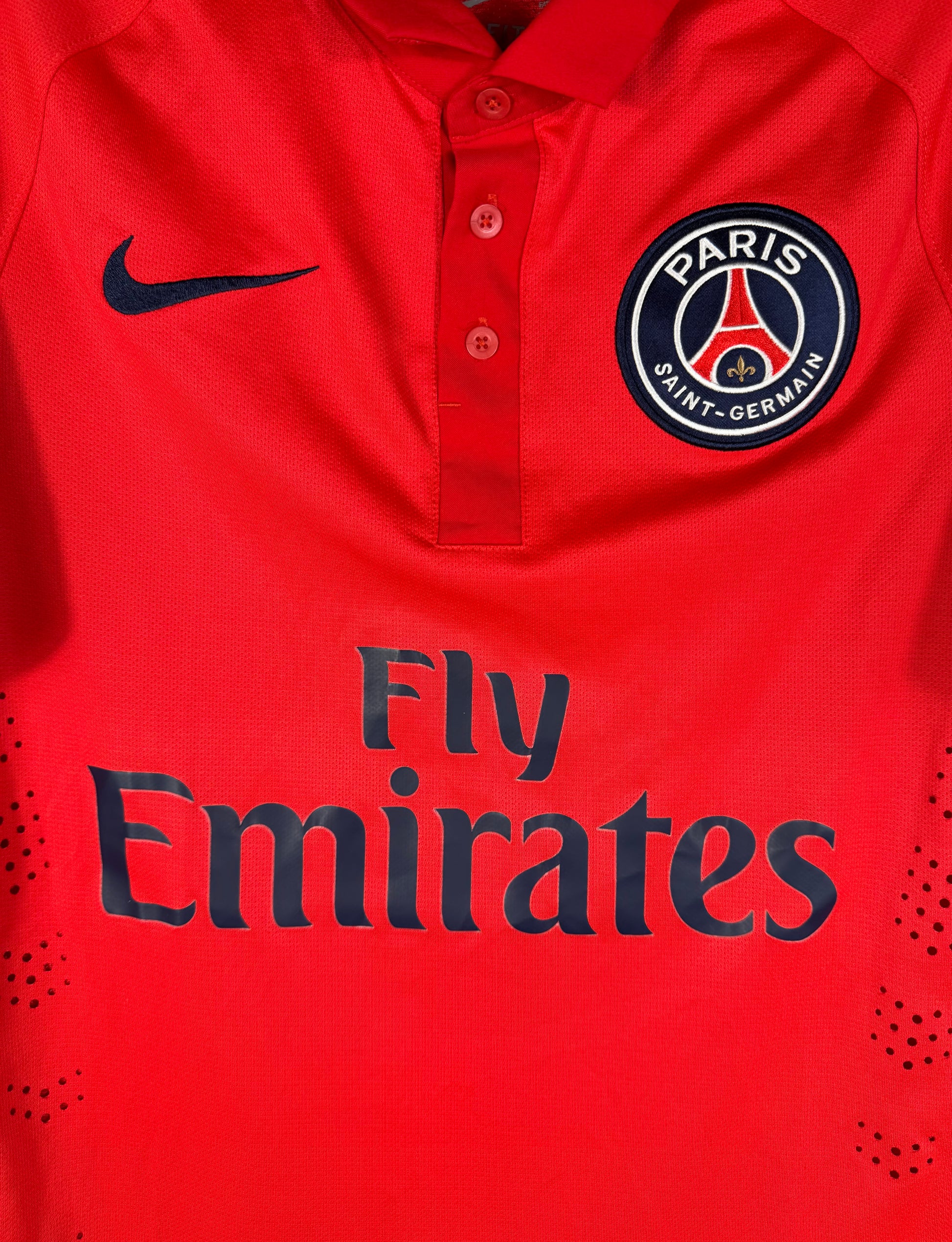 Détail de l'écusson et du logo Nike thermocollés (Version Player)