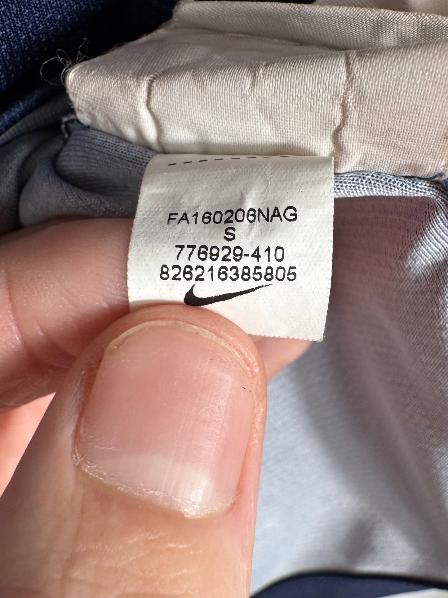 Étiquette d'authenticité avec code Nike 776929-410 prouvant l'originalité du maillot