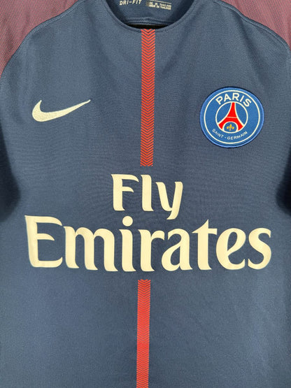 Écusson PSG brodé et Swoosh Nike sur le maillot domicile 2017-2018