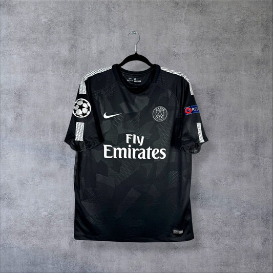Face du maillot PSG 2017-2018 third noir Nike, sponsor Fly Emirates et patchs UEFA