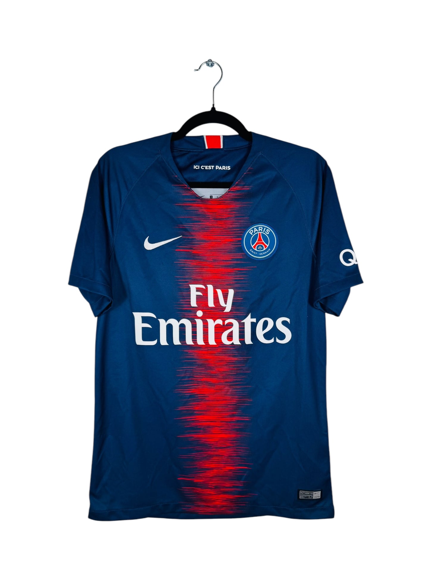 Maillot PSG 2018-2019 Domicile Nike - Vue avant flocage Mbappé N°29, taille S, couleur marine.