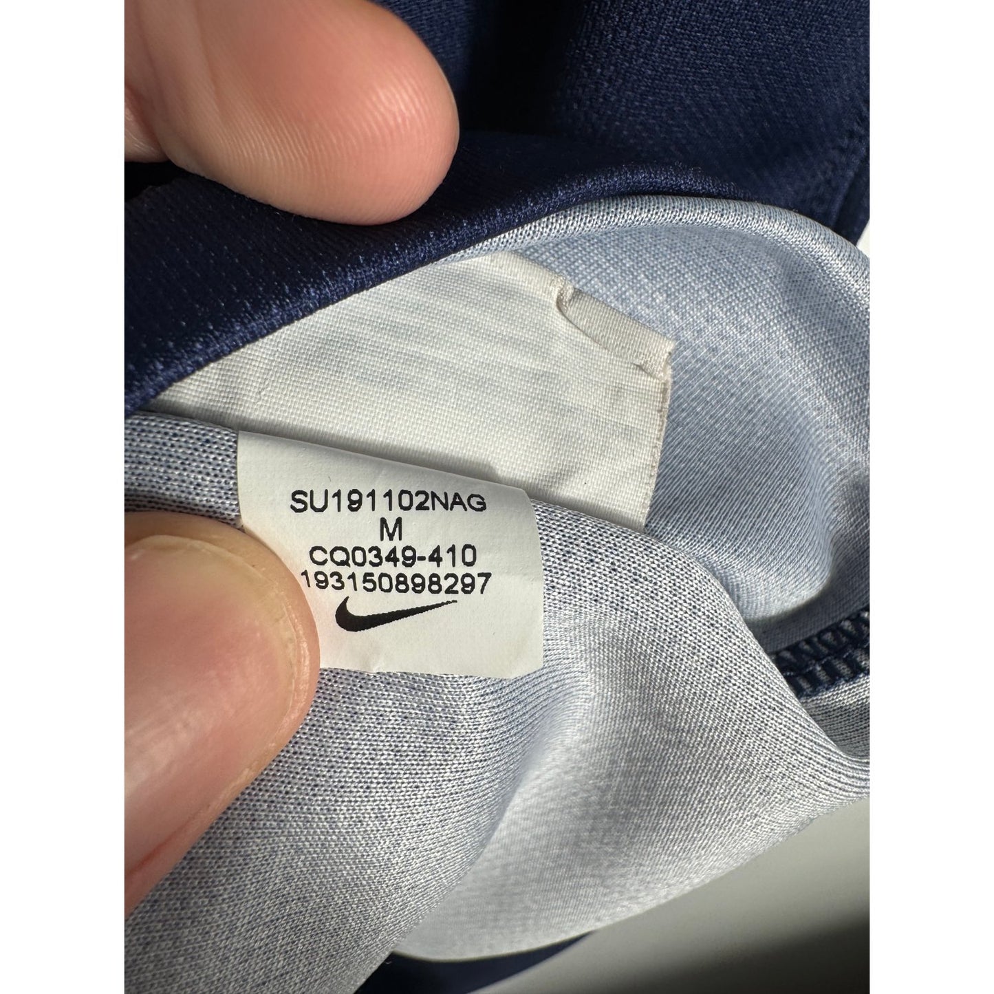 Étiquette d'authenticité avec code Nike CQ0349-410 prouvant l'originalité du maillot