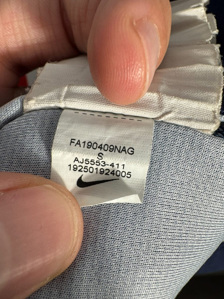 Étiquette Nike AJ5553-411 collection FA19 du maillot PSG 2019-2020 domicile taille S