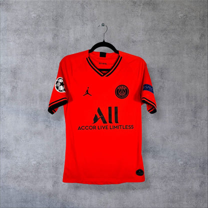Maillot PSG 2019-2020 Jordan rouge de face, logo Jumpman, écusson et sponsor Accor Live Limitless