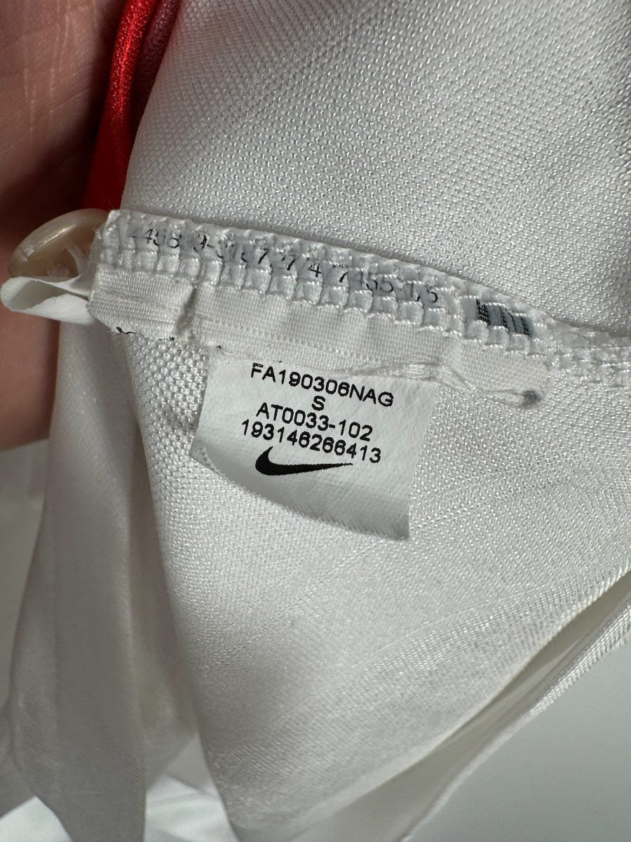 Étiquette Nike AT0033-102, maillot PSG third 2019-2020 Neymar