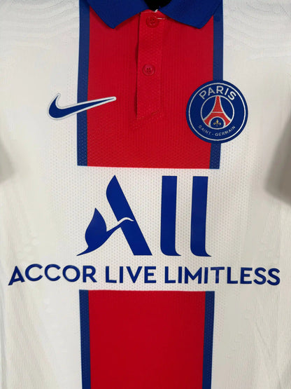 Détail sponsor ALL Accor Live Limitless et écusson Paris Saint-Germain sur maillot extérieur Stock Pro 2020-2021 saison hat-trick Mbappé Barcelona