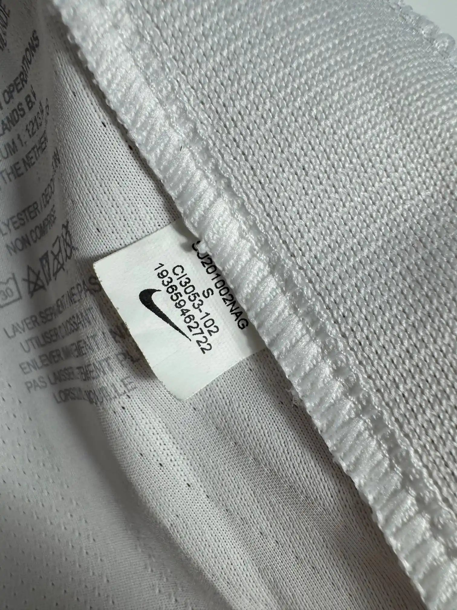 Étiquette intérieure Nike avec code CI3053-102 Stock Pro authentifiant le maillot PSG away 2020-2021 version Player Issue Vapor Match
