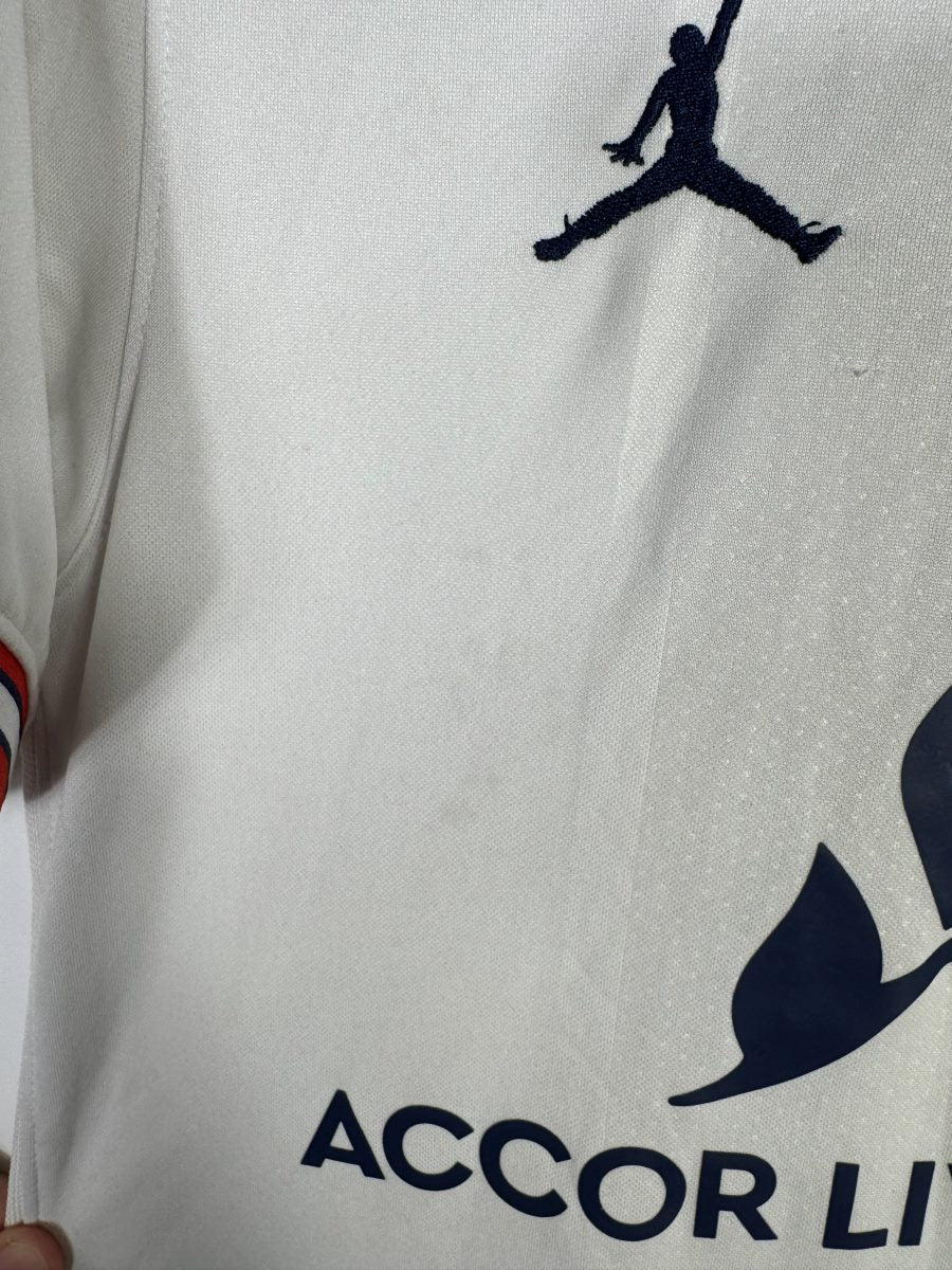 Maillot PSG 2021-2022 Fourth Messi N°30 logo Jumpman détail