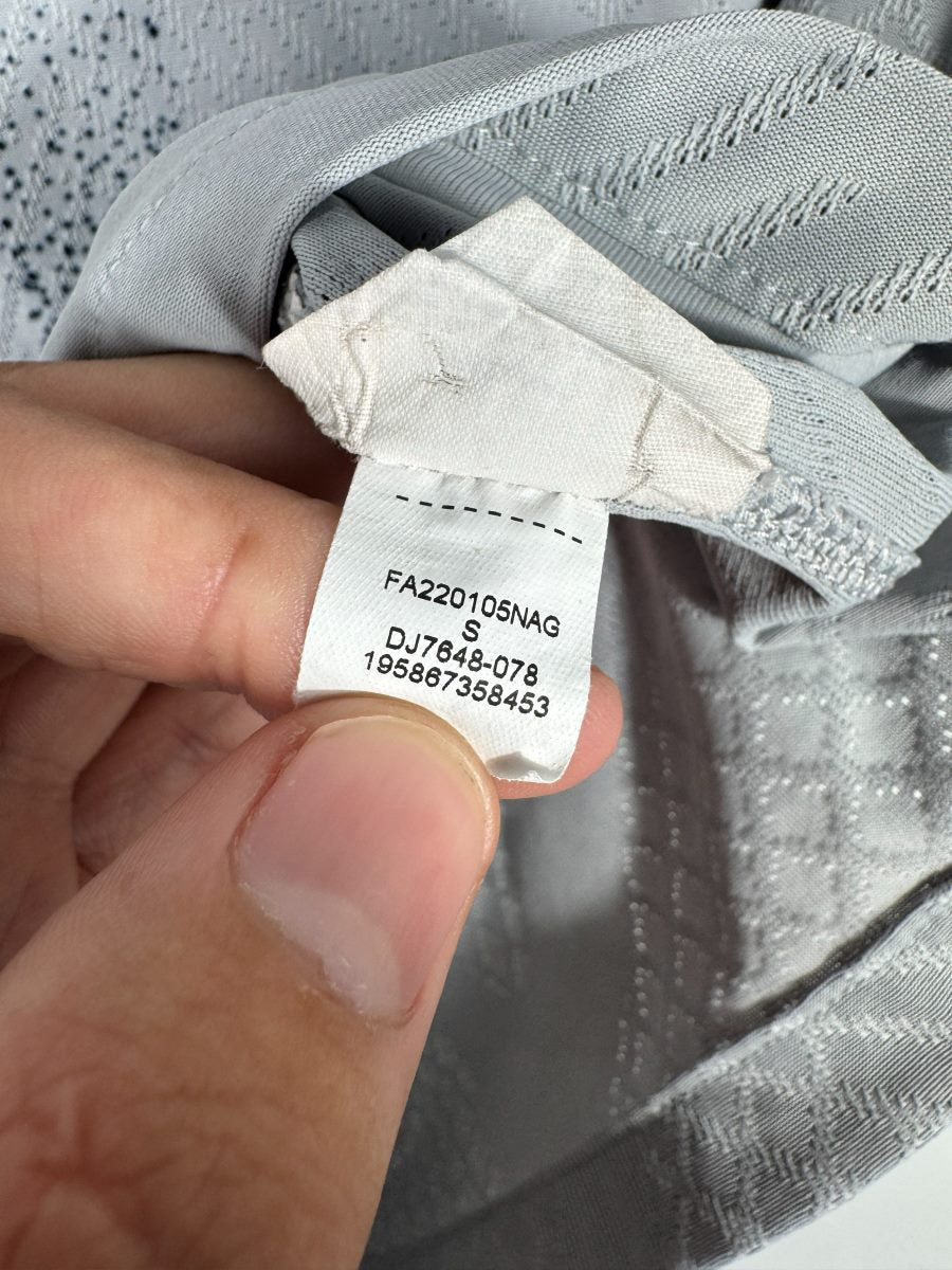 Étiquette intérieure Jordan Brand maillot PSG 2022-2023 taille S