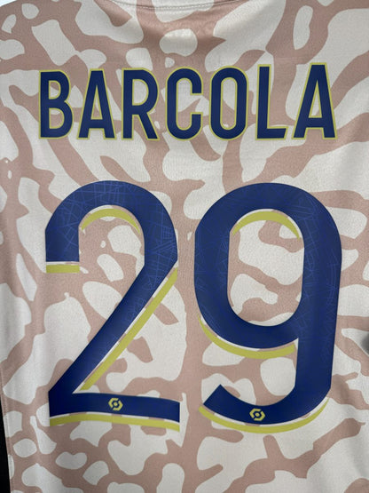 Détail du flocage Barcola 29 bleu marine à ombre jaune, maillot PSG fourth 2023-2024