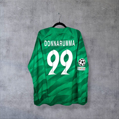 Dos du maillot gardien PSG 2023-2024 Nike vert, flocage Donnarumma 99 et patchs Ligue des champions
