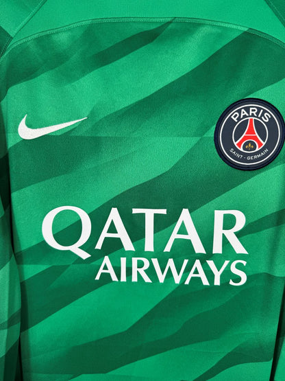 Écusson Paris Saint-Germain, virgule Nike et sponsor Qatar Airways, maillot gardien PSG 2023-2024