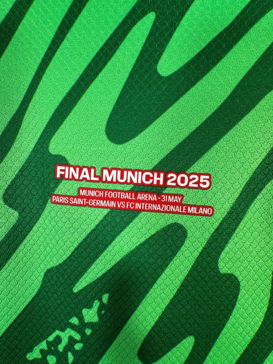 Patch Final Munich 2025 Paris Saint-Germain contre Inter Milan du 31 mai sur le maillot gardien
