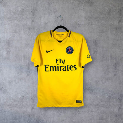 Vue de face du maillot PSG jaune 2017 hommage Brésil avec sponsor Fly Emirates.