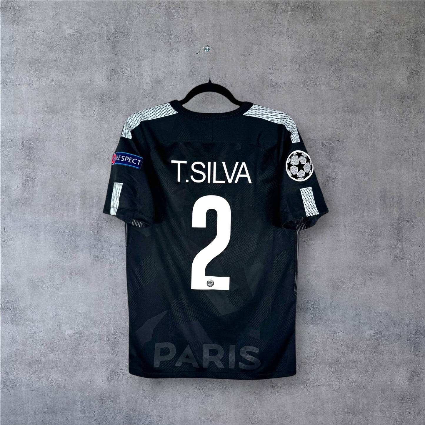 Dos du maillot PSG Third noir 2018 avec flocage blanc THIAGO SILVA 2