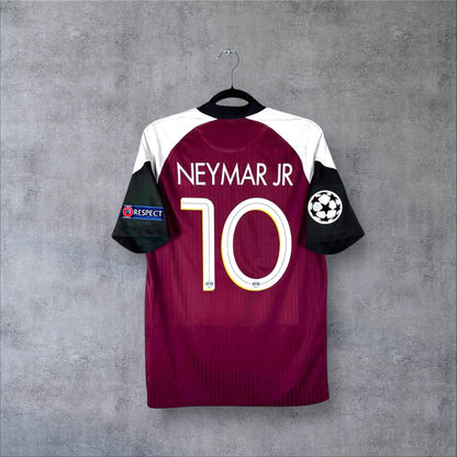 Dos du maillot PSG Third 2021 bordeaux avec flocage blanc NEYMAR JR 10 et patchs Ligue des Champions.