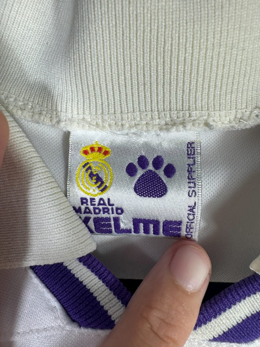 Étiquette Kelme Real Madrid Official Supplier du maillot domicile 1994-1995, col ivoire
