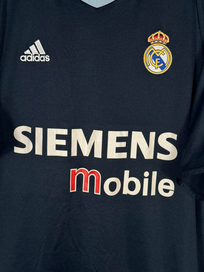 Écusson brodé Real Madrid à couronne dorée sur le maillot extérieur 2003-2004