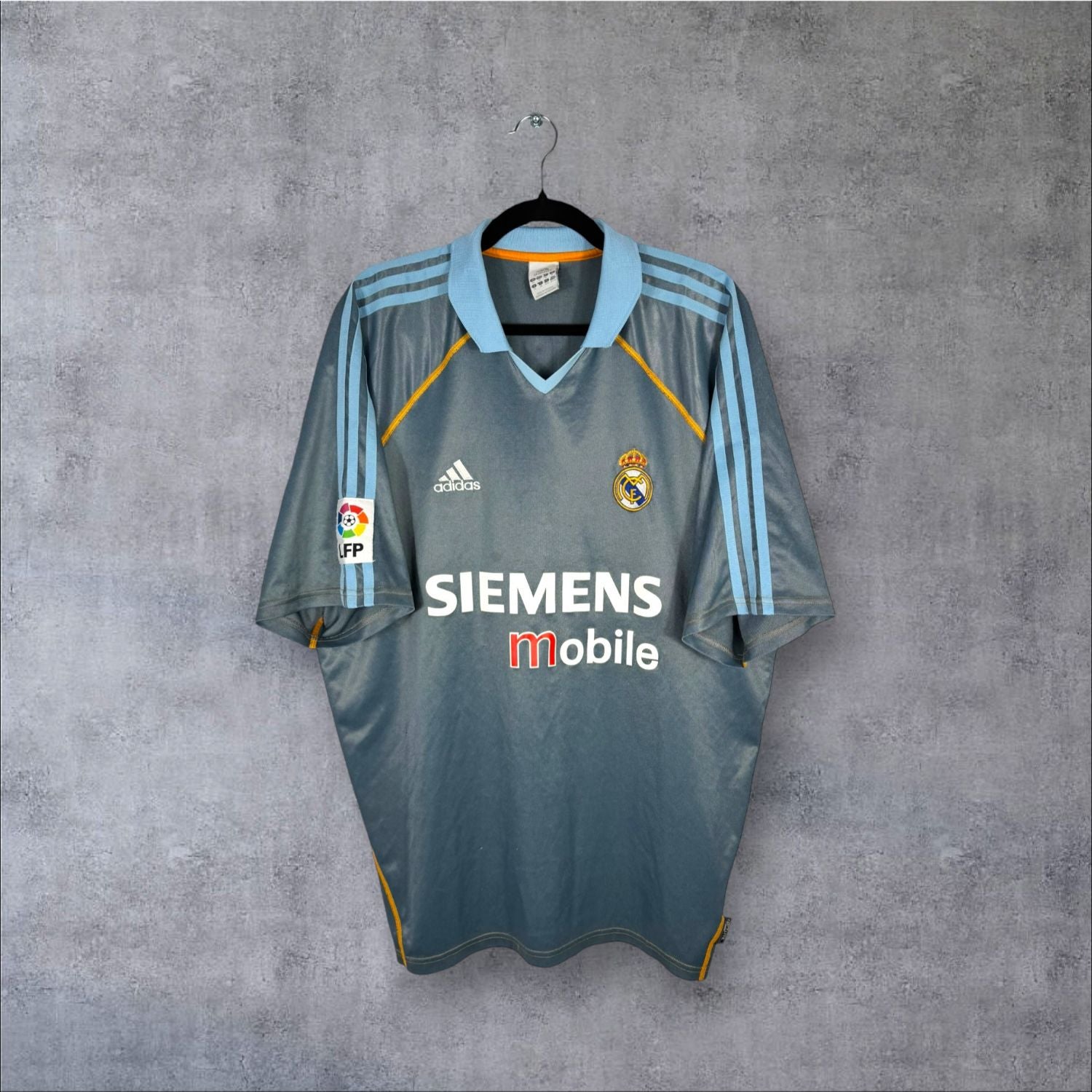 Maillot authentique Real Madrid 2003-2004 Third Adidas gris vue de face