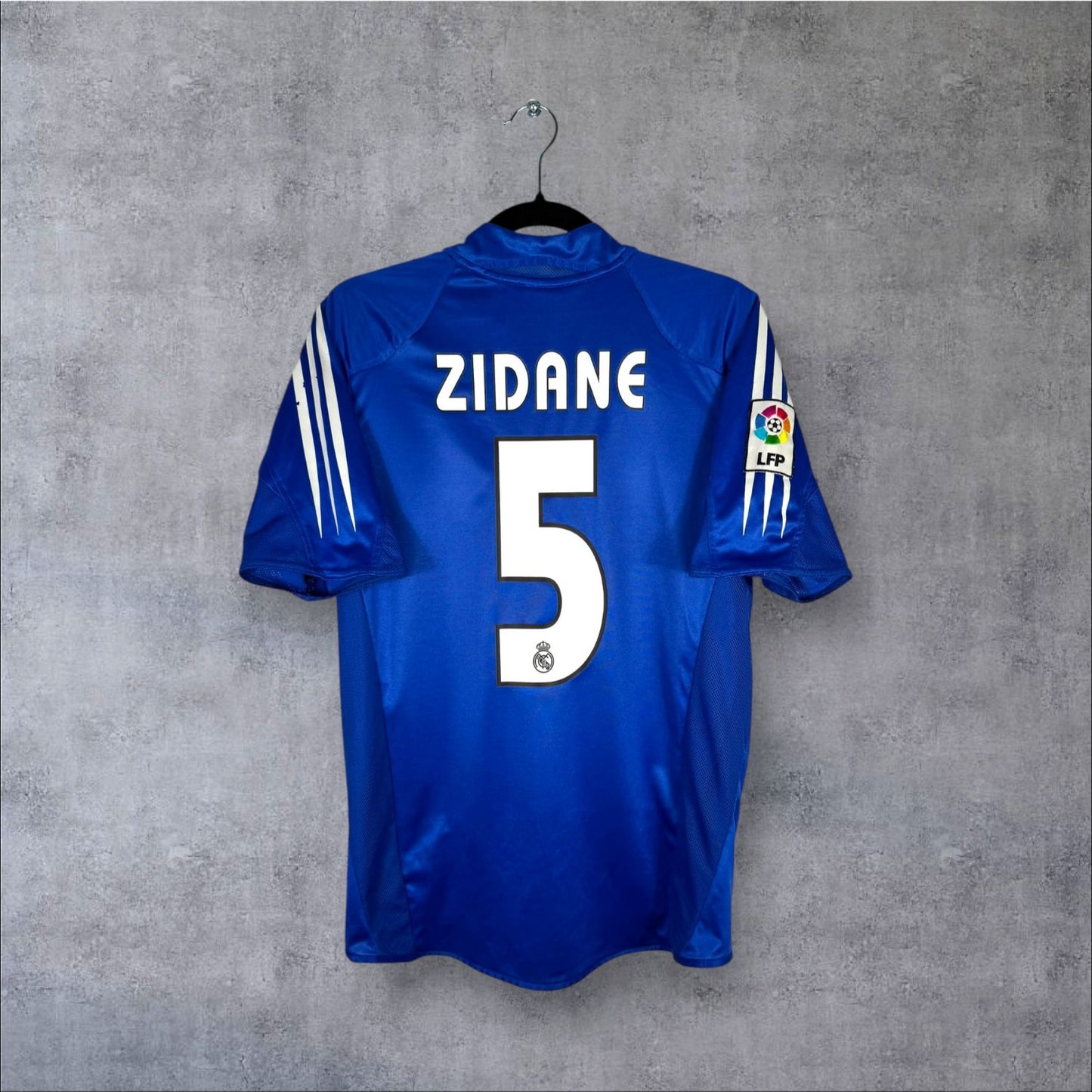 Flocage Zidane numéro 5 sur maillot Real Madrid 2004-2005 Third bleu