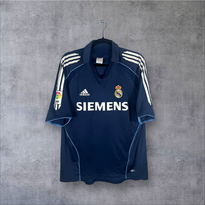 Maillot authentique Real Madrid 2005-2006 Extérieur Adidas vue de face