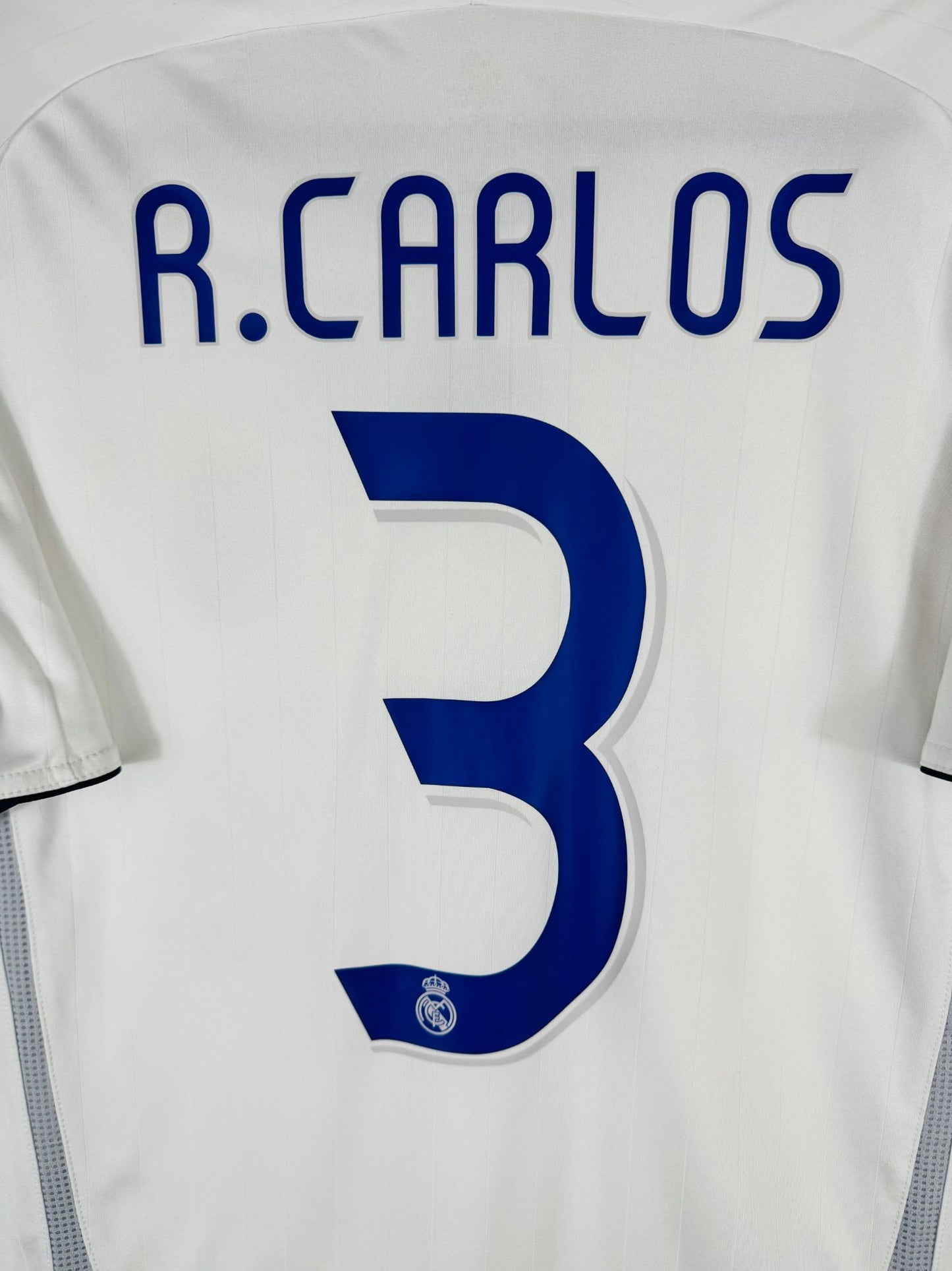 Détail de la typographie du flocage sur le numéro 3 de Roberto Carlos