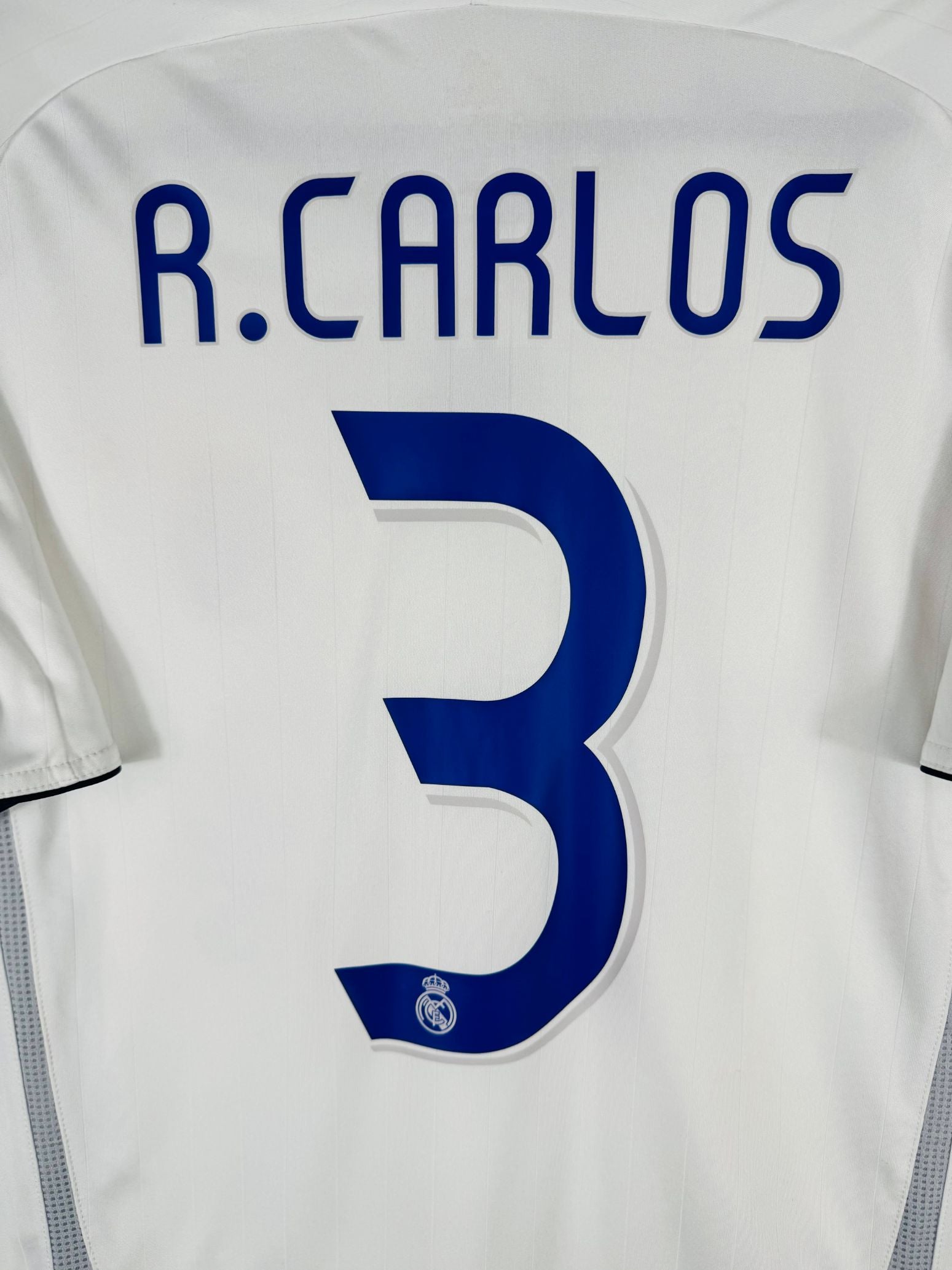 Détail de la typographie du flocage sur le numéro 3 de Roberto Carlos