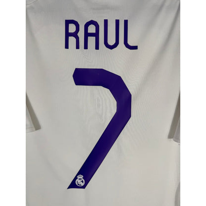 Détail de la typographie du flocage sur le numéro 7 de Raúl