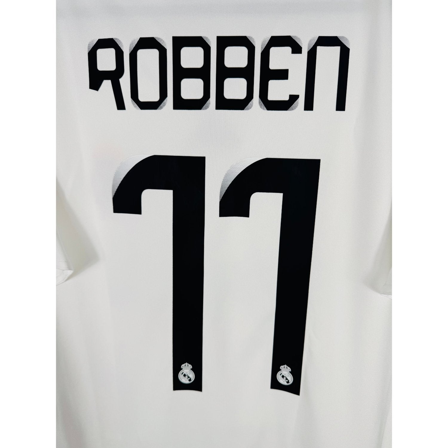 Détail de la typographie du flocage sur le numéro 11 d'Arjen Robben