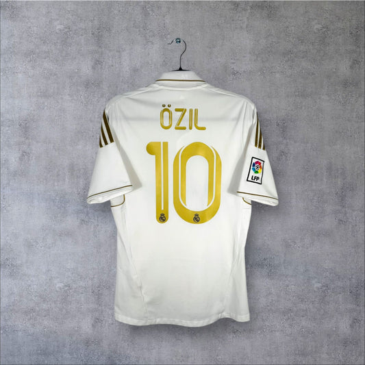 Flocage Özil numéro 10 sur maillot Real Madrid 2011-2012 Domicile