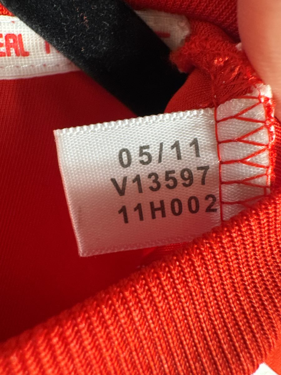 Maillot Real Madrid 2011-2012 - étiquette intérieure et code produit