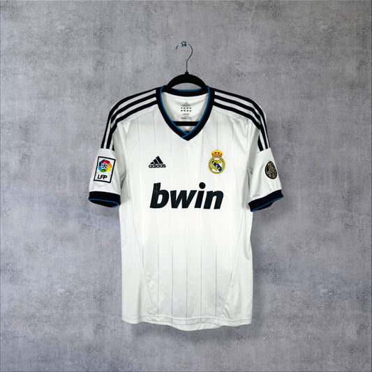 Maillot Real Madrid 2012-2013 domicile, face avec logo Adidas et sponsor bwin