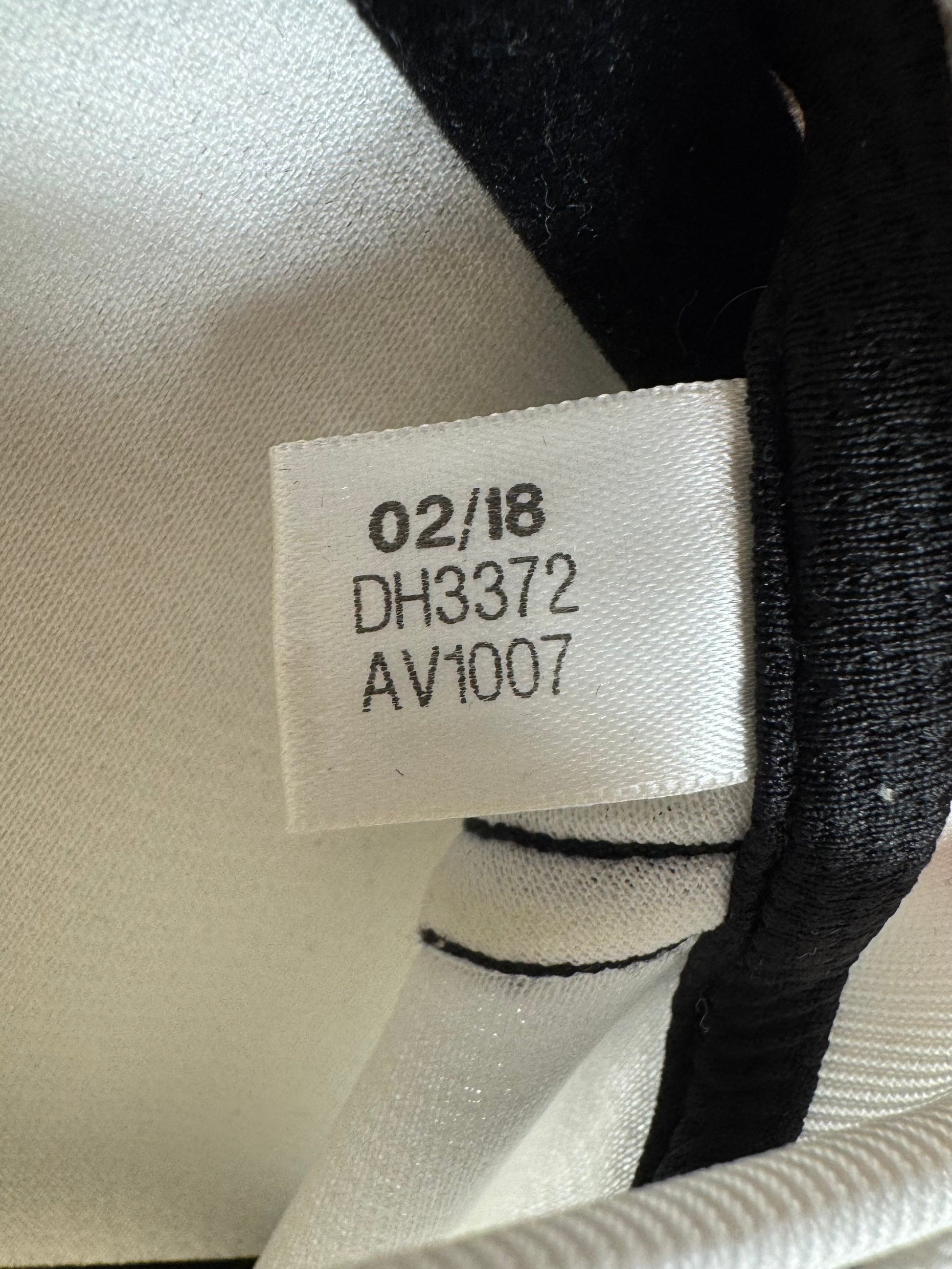 Étiquette d'authenticité avec code Adidas DH3372 prouvant l'originalité du maillot