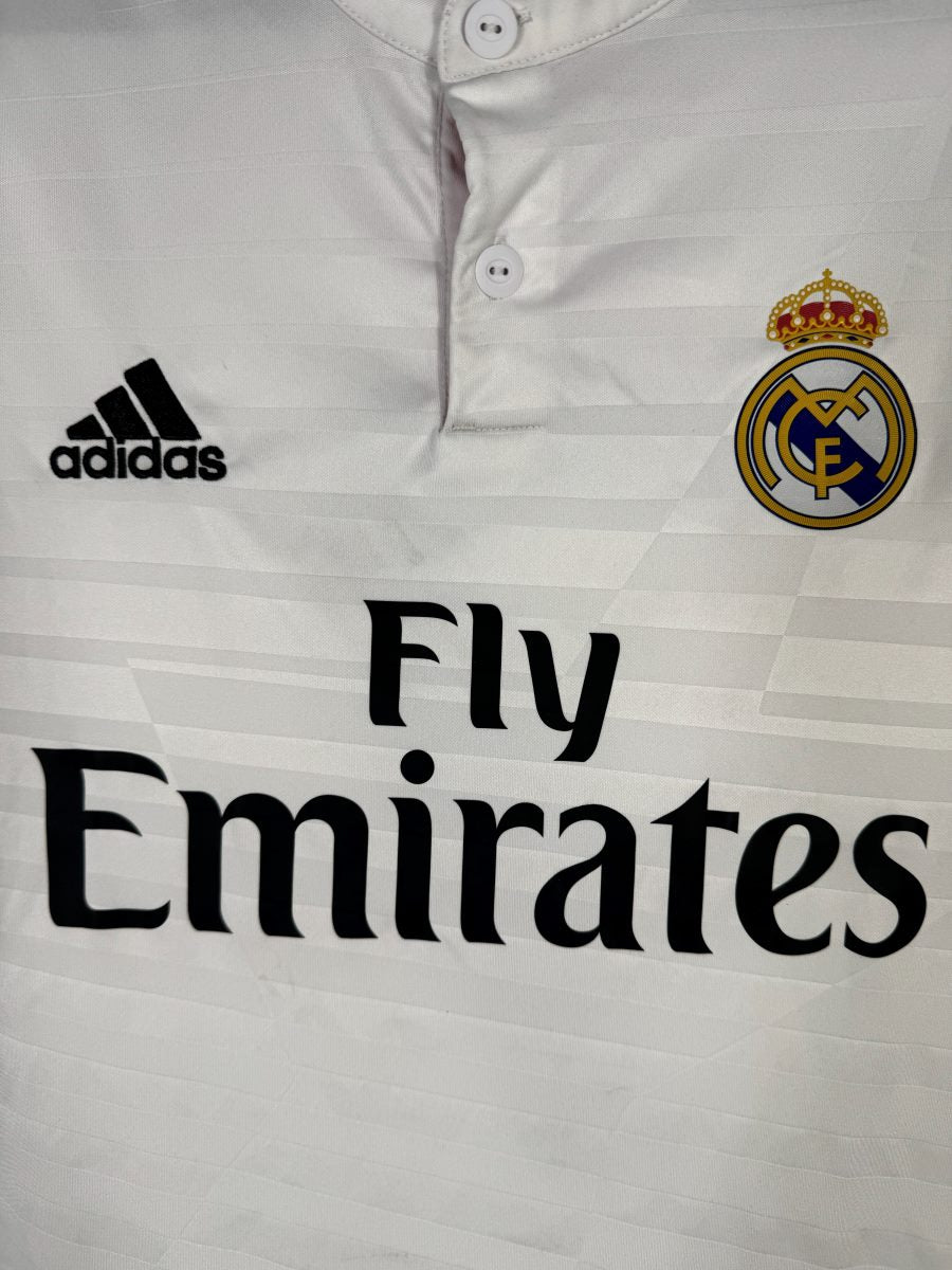 Écusson brodé Real Madrid et col boutonné maillot domicile 2014-2015