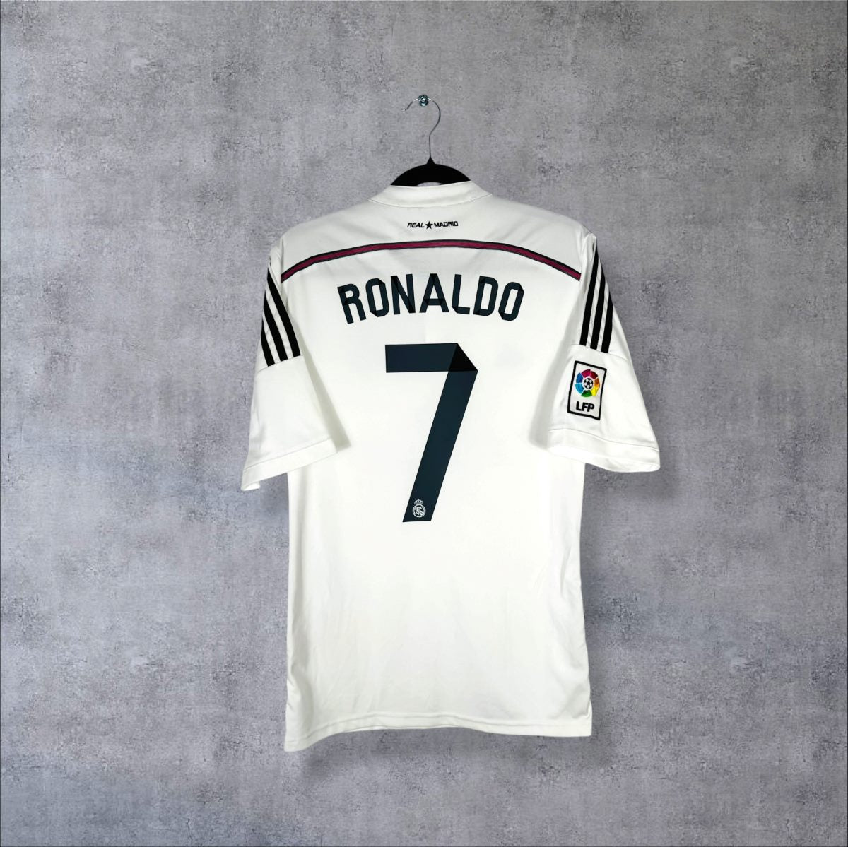Maillot Real Madrid 2014-2015 domicile blanc dos flocage Ronaldo N°7 patch LFP