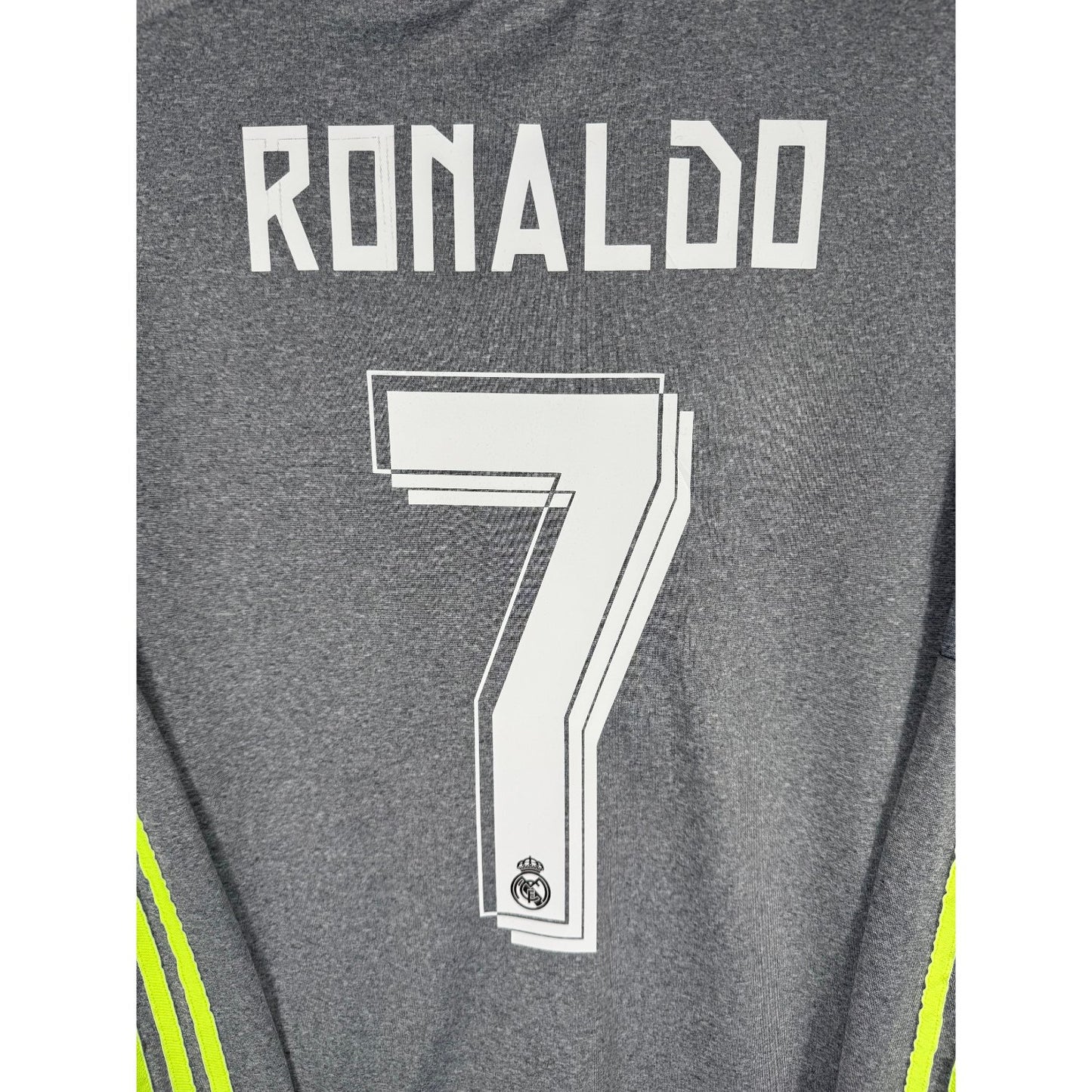 Détail de la typographie du flocage sur le numéro 7 de Cristiano Ronaldo