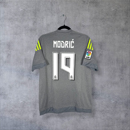 Dos du maillot Real Madrid 2015-2016 extérieur avec flocage MODRIĆ N°19 et patch LFP