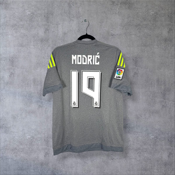 Maillot Real Madrid 2015-2016 Extérieur - Modrić N°19 (M)