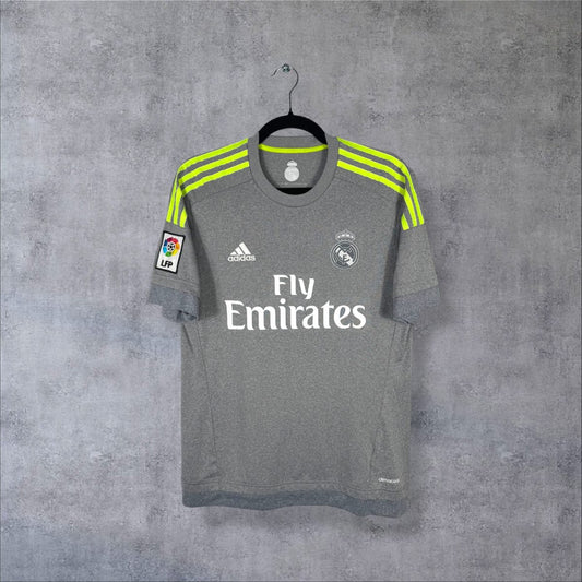 Maillot Real Madrid extérieur 2015-2016 Adidas de face, bandes jaune fluo et sponsor Fly Emirates