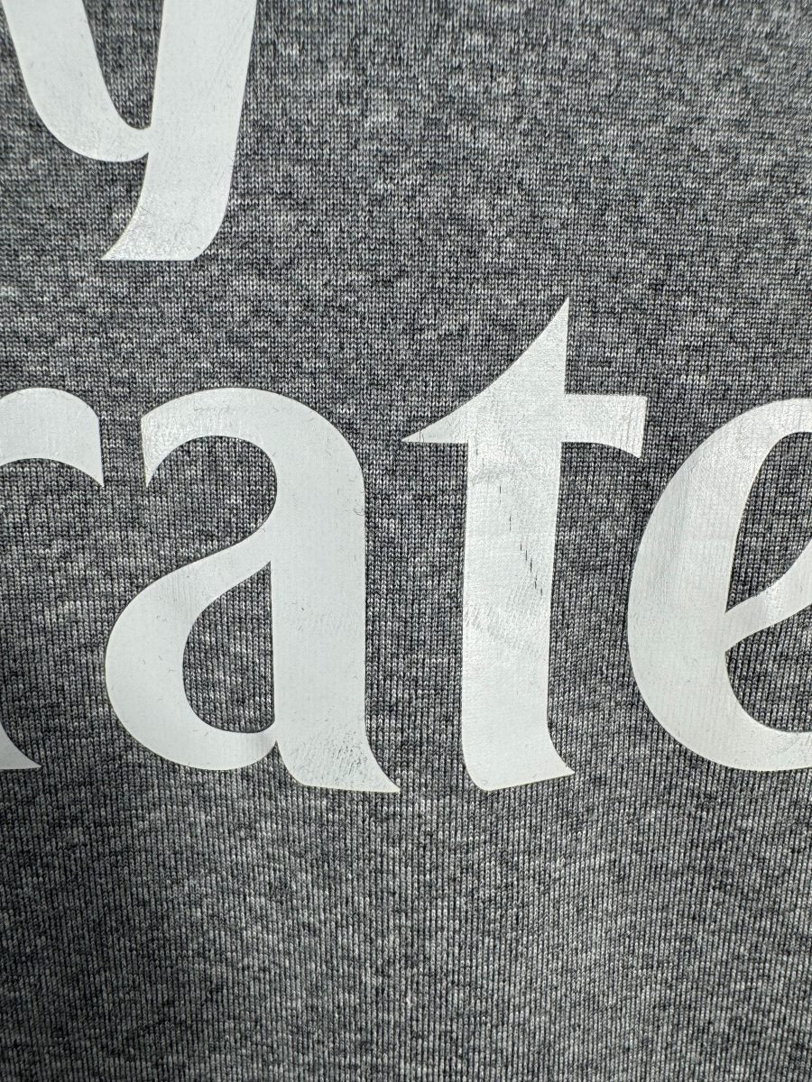 Micro-usure du flocage du sponsor Fly Emirates sur le maillot Real Madrid 2015-2016