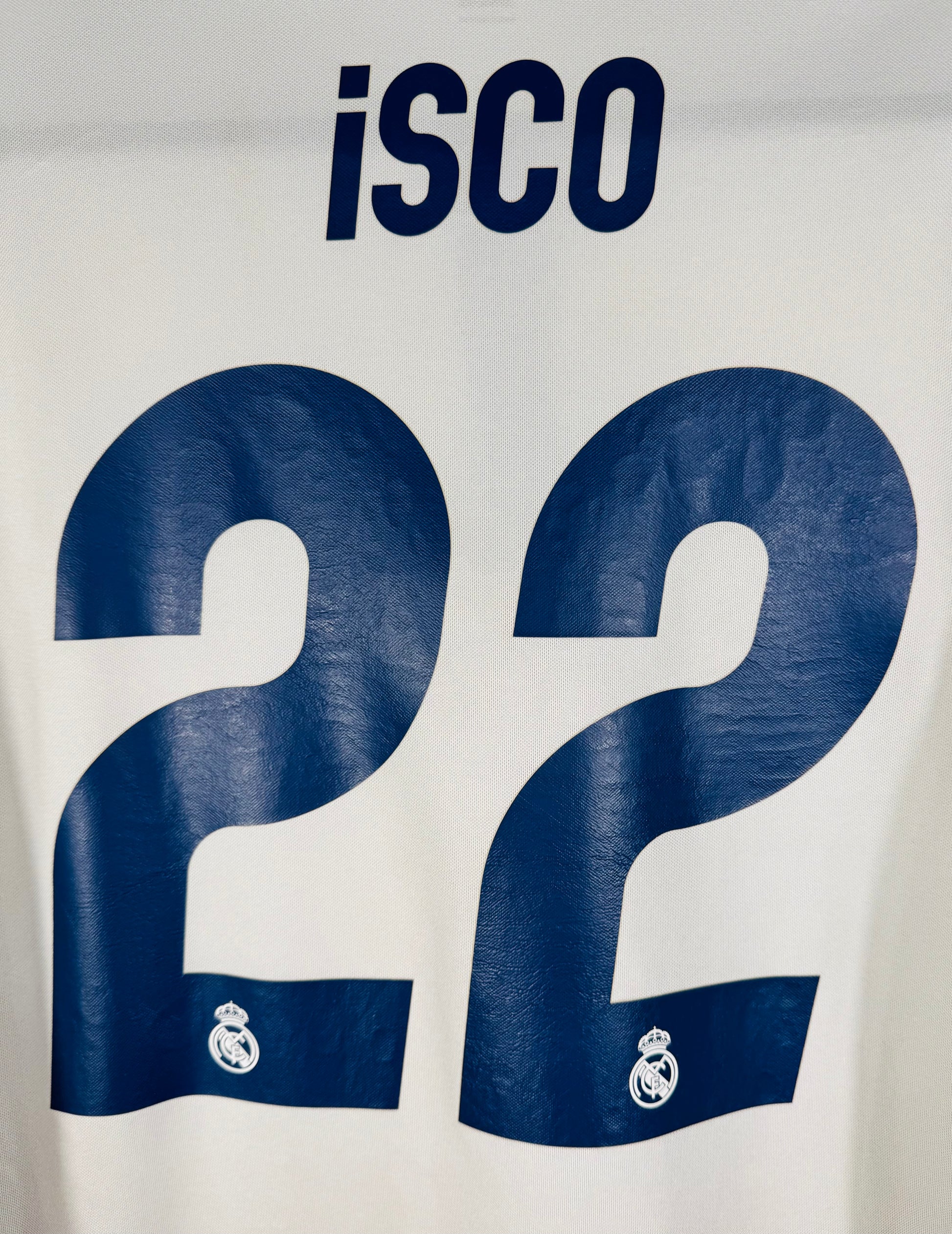 Détail de la typographie du flocage d'origine sur le numéro 22 d'Isco