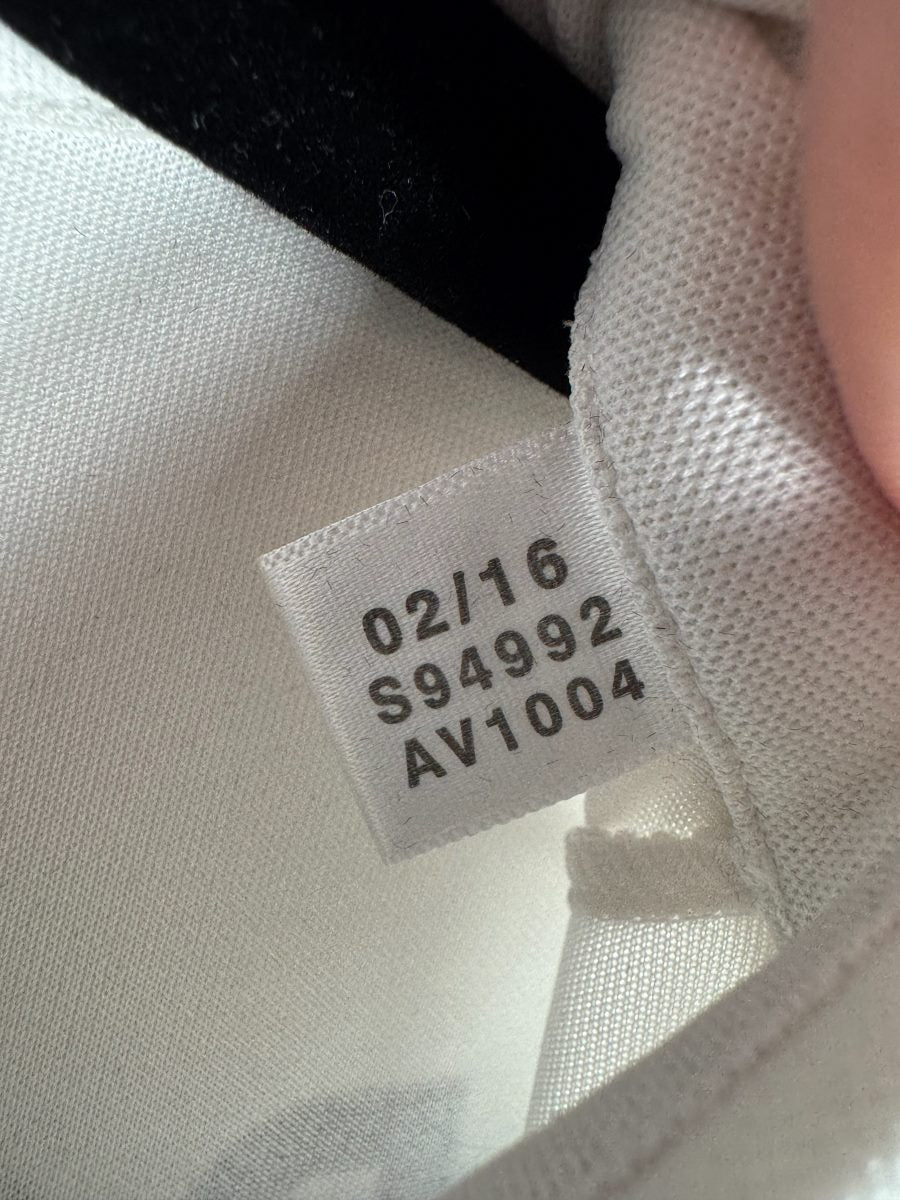 Étiquette Adidas d'origine 02/16 référence S94992 du maillot Real Madrid 2016-2017